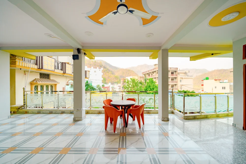 Yoga School In Rishikesh