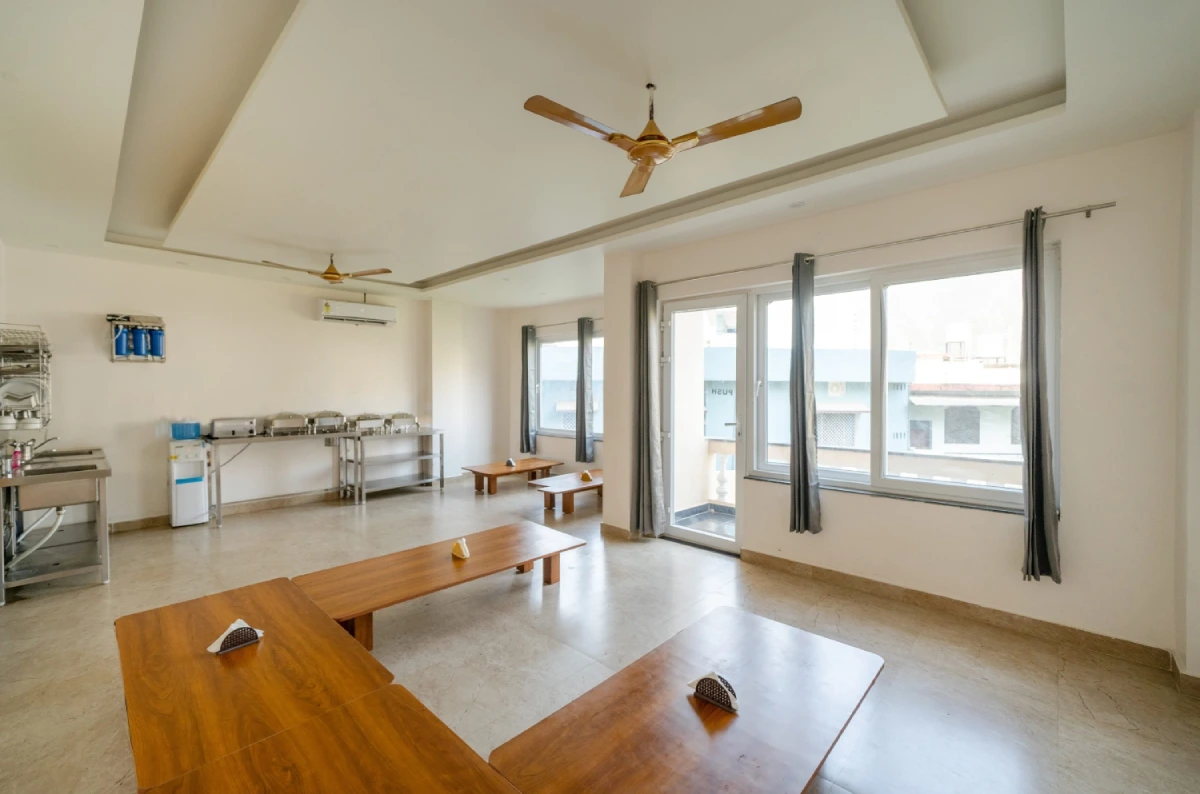 Yoga School In Rishikesh